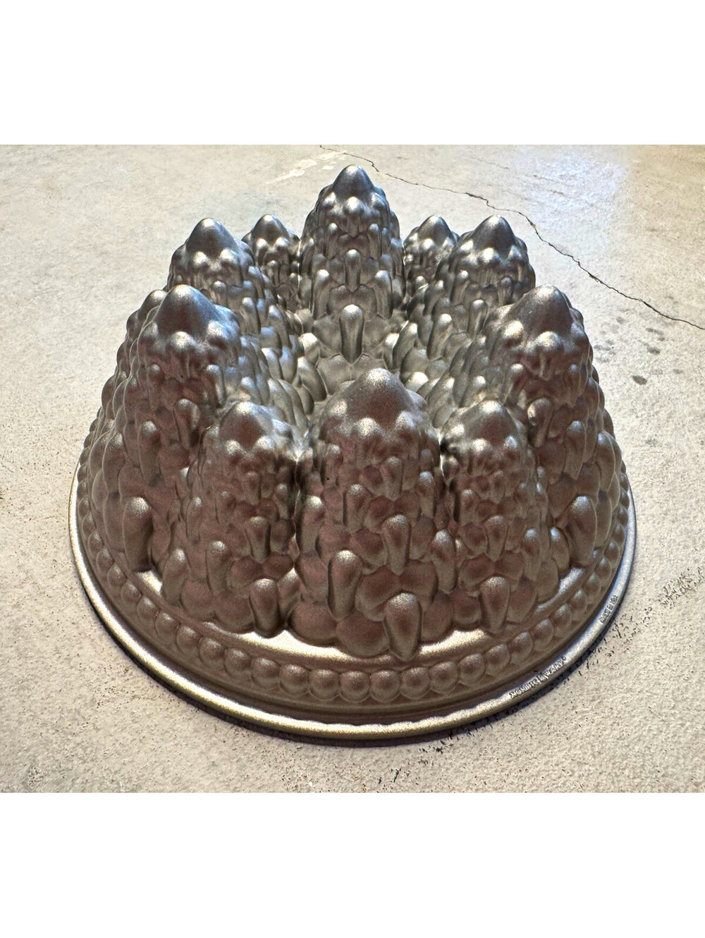 Nordic Ware Holiday Tree Bundt Floral 10-Cup Nonstick Aluminum Pan 10in 96148
